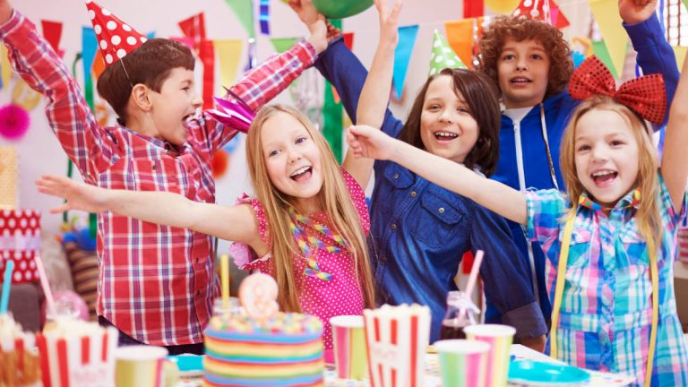 Read more about the article 5 Tips For Hosting an Eco-Friendly Party