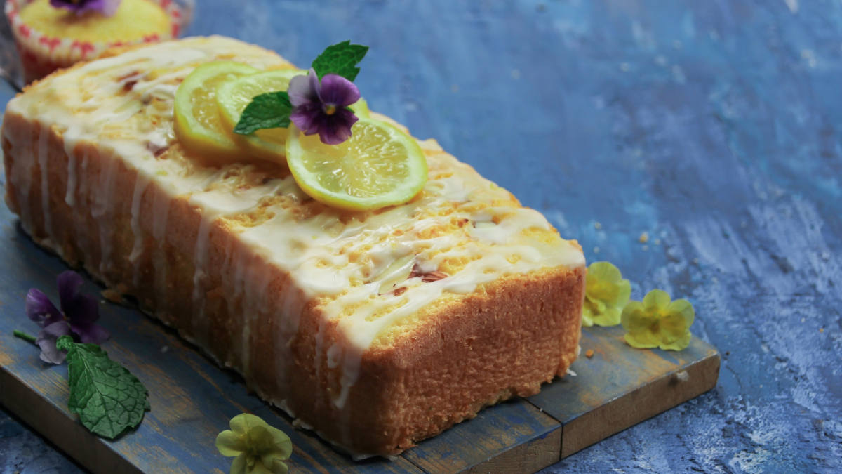 You are currently viewing Recipe of the Month: Pistachio, Courgette & Lemon Cake