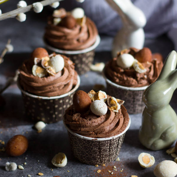 Chocolate Fudge Easter Cupcakes