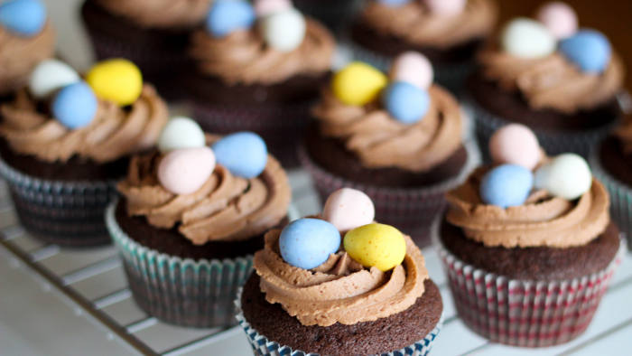Read more about the article Chocolate Fudge Easter Cupcakes