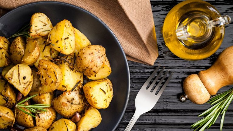 Read more about the article Greek Style Lemon and Rosemary Potato Recipe